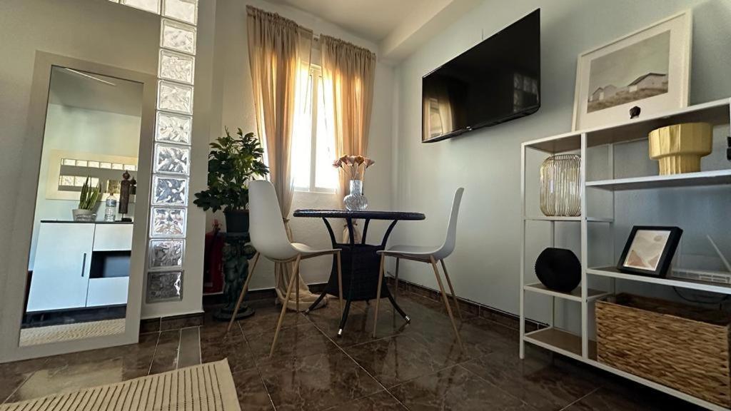Playa De Los Naufragos Cozy Apartment With Pool Torrevieja Zewnętrze zdjęcie