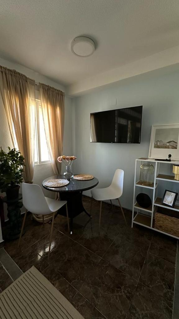Playa De Los Naufragos Cozy Apartment With Pool Torrevieja Zewnętrze zdjęcie